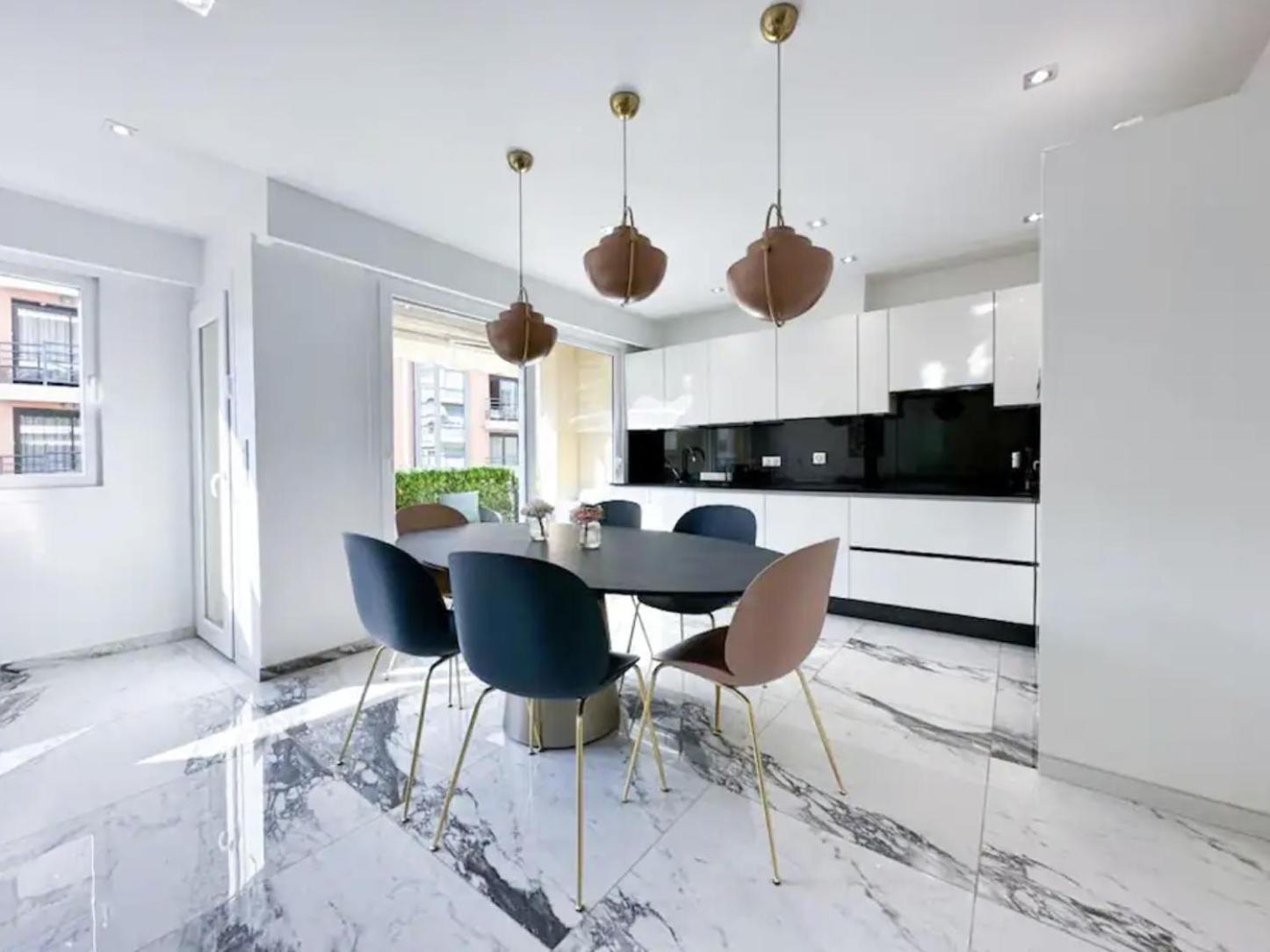 Modern 3 Bedroom Flat With Balcony Appartement Cannes
