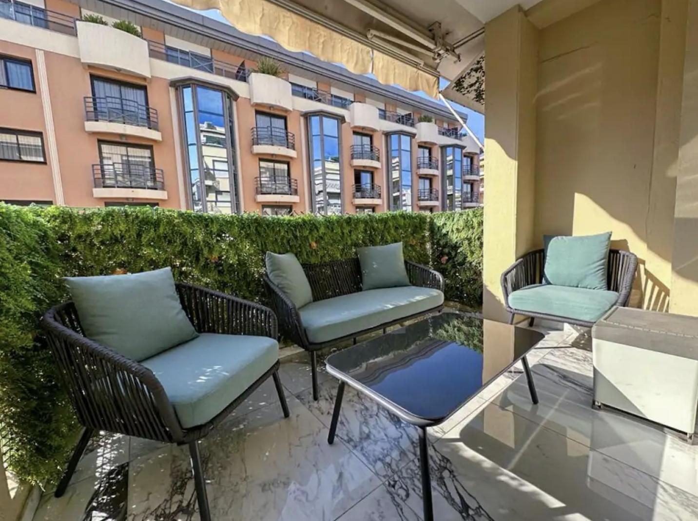 Modern 3 Bedroom Flat With Balcony Appartement *